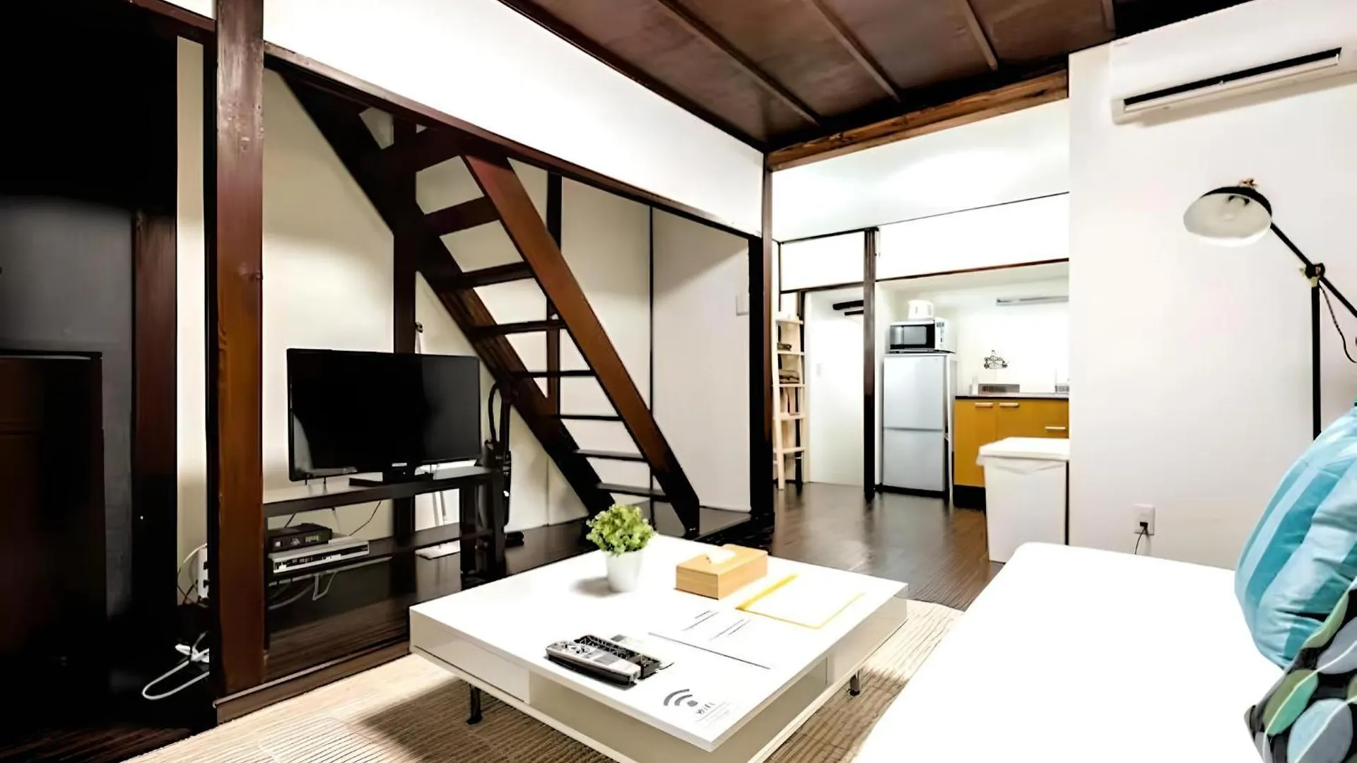 Yagara Terrace House A location
